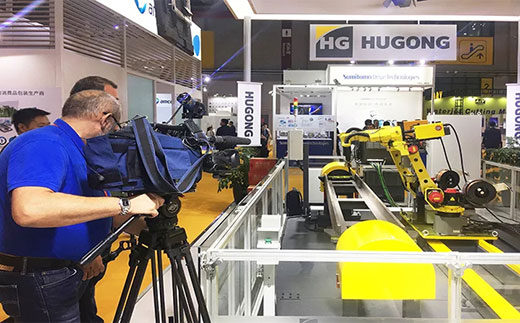 第二届进博会俄罗斯国家电视台拍摄优发国际意大利CEA展位